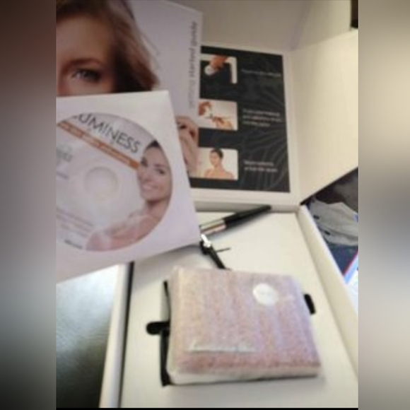 New LUMINESS AIR LEGEND Airbrush Makeup System LC-400BR Red Black Set Kit - Picture 2 of 3